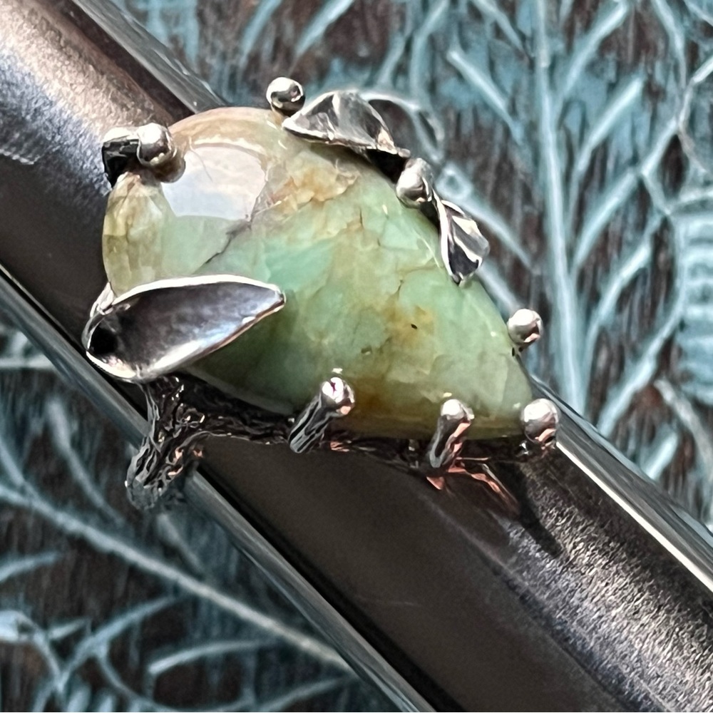925 Sterling Silver and Green Gemstone Ring size 7.25